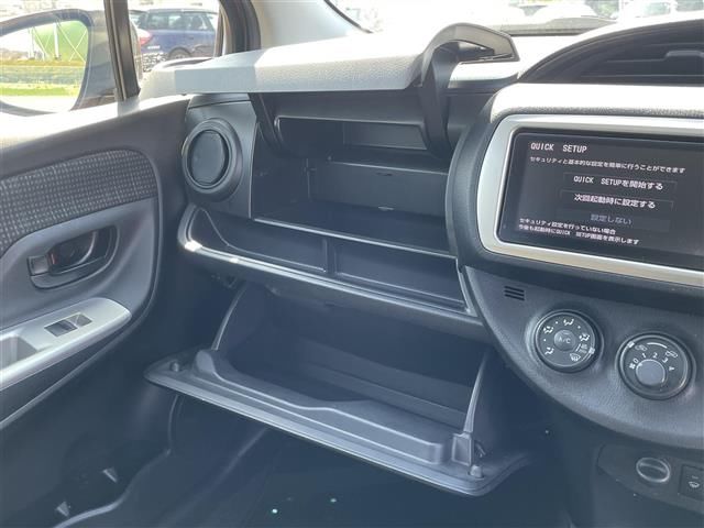 2015 TOYOTA VITZ